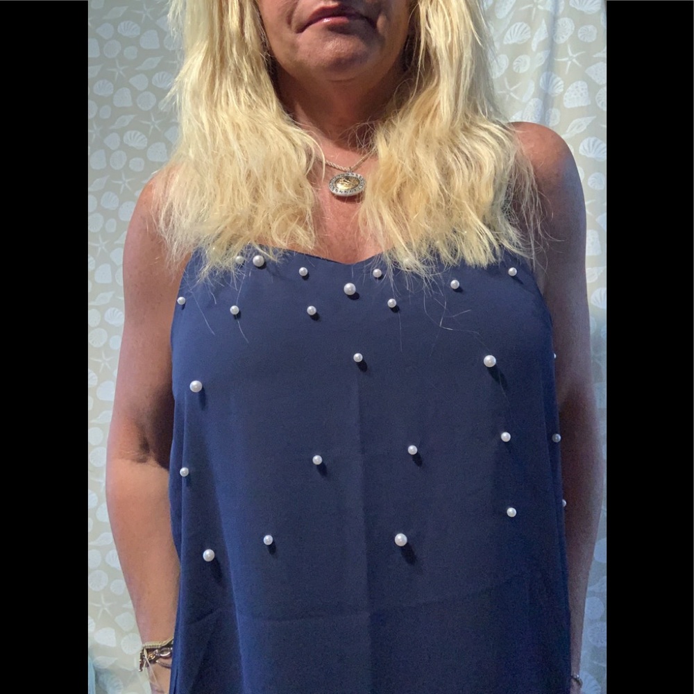 🛍Dark blue tank with pearls